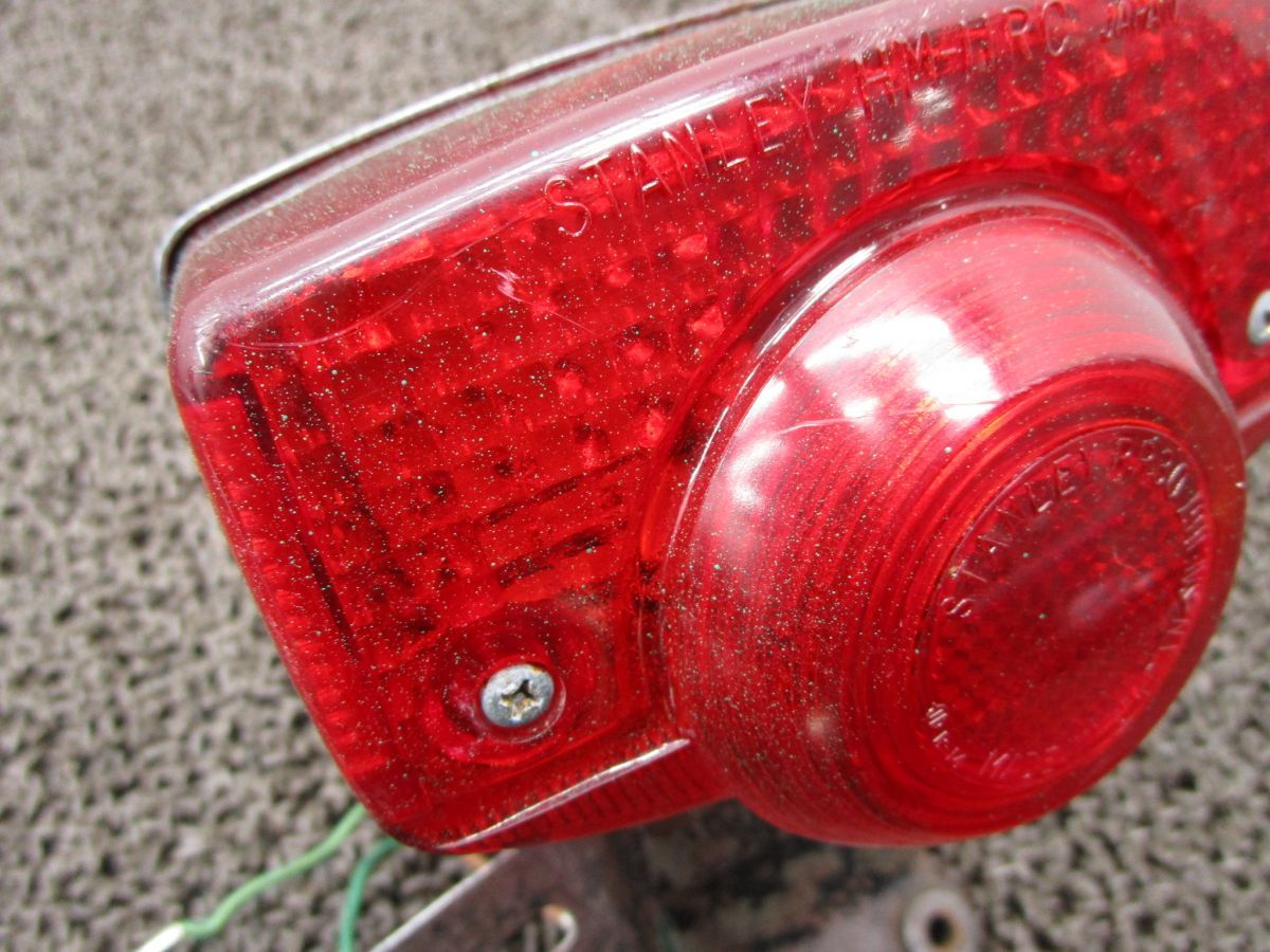 CB250 テールランプ ナンバーステー △h542！CB250 ホンダ 【 CB250E 