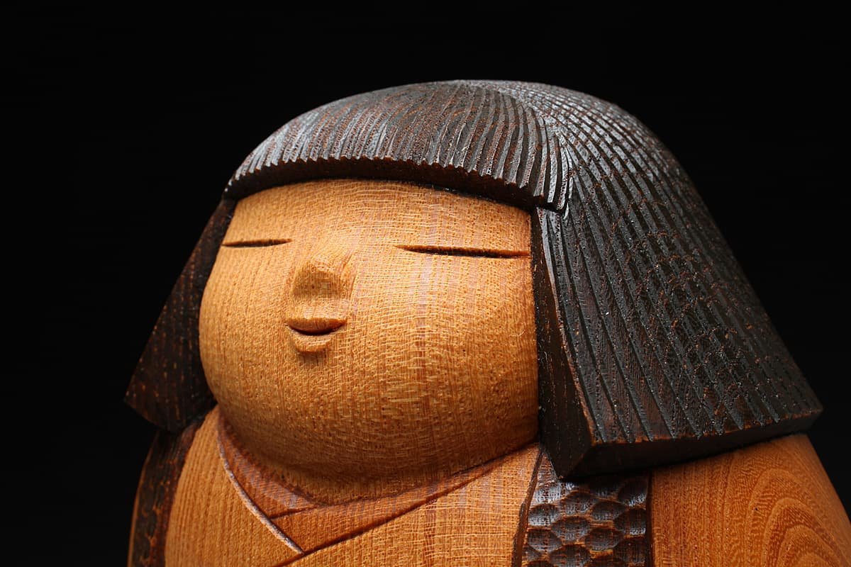 ED483 【吉田多加志 作】創作こけし「わらべ」高15.2cm 重541g 立札付