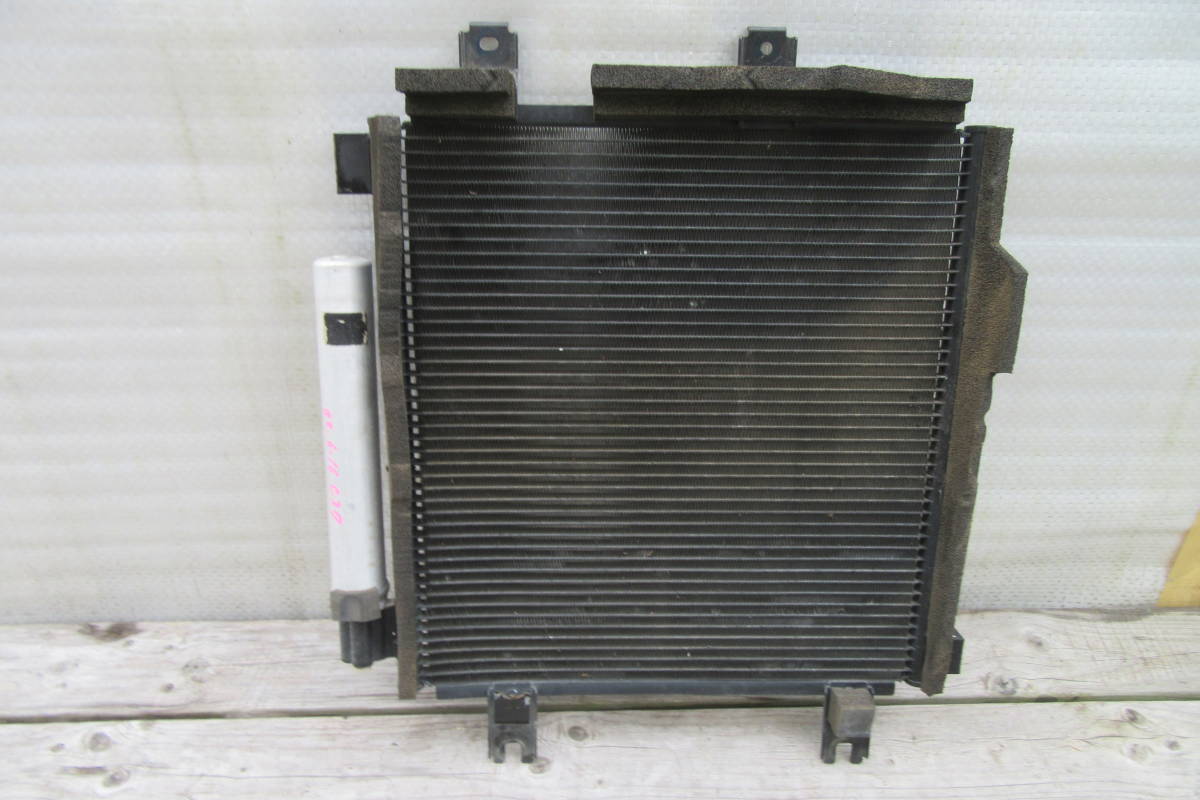 N-BOXカスタム JF3/JF4 コンデンサー 220616C37 N-BOX コンデンサー