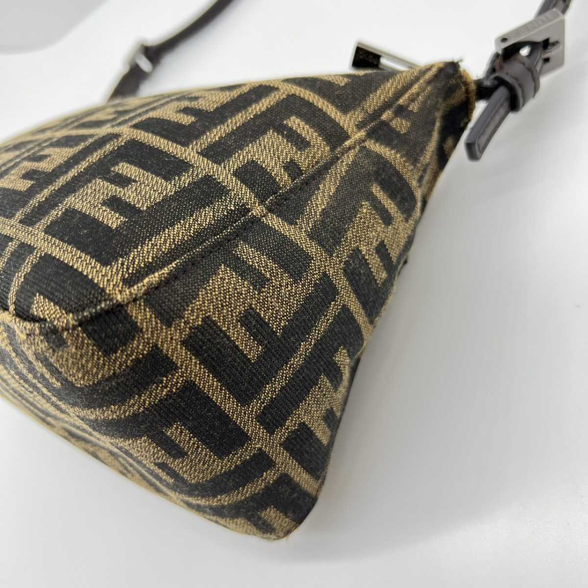 極美品 FENDI フェンディ ズッカ 柄 アクセサリーポーチ
