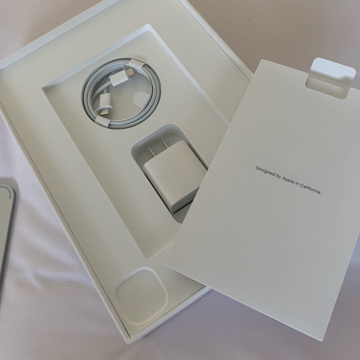 iPad Pro 第3世代 Wi-Fiモデル 128GB /シルバー/電源アダプタ未使用/箱