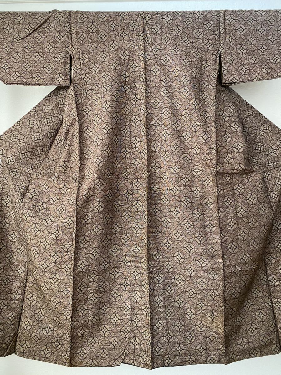 泥染め大島紬 龍郷柄 和装 和服 着物 リメイク 材料 正絹 古布 【0834