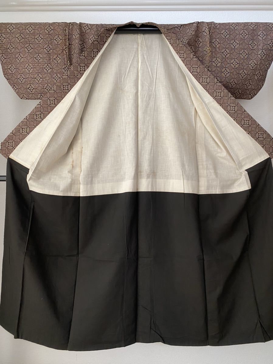 泥染め大島紬 龍郷柄 和装 和服 着物 リメイク 材料 正絹 古布 【0834