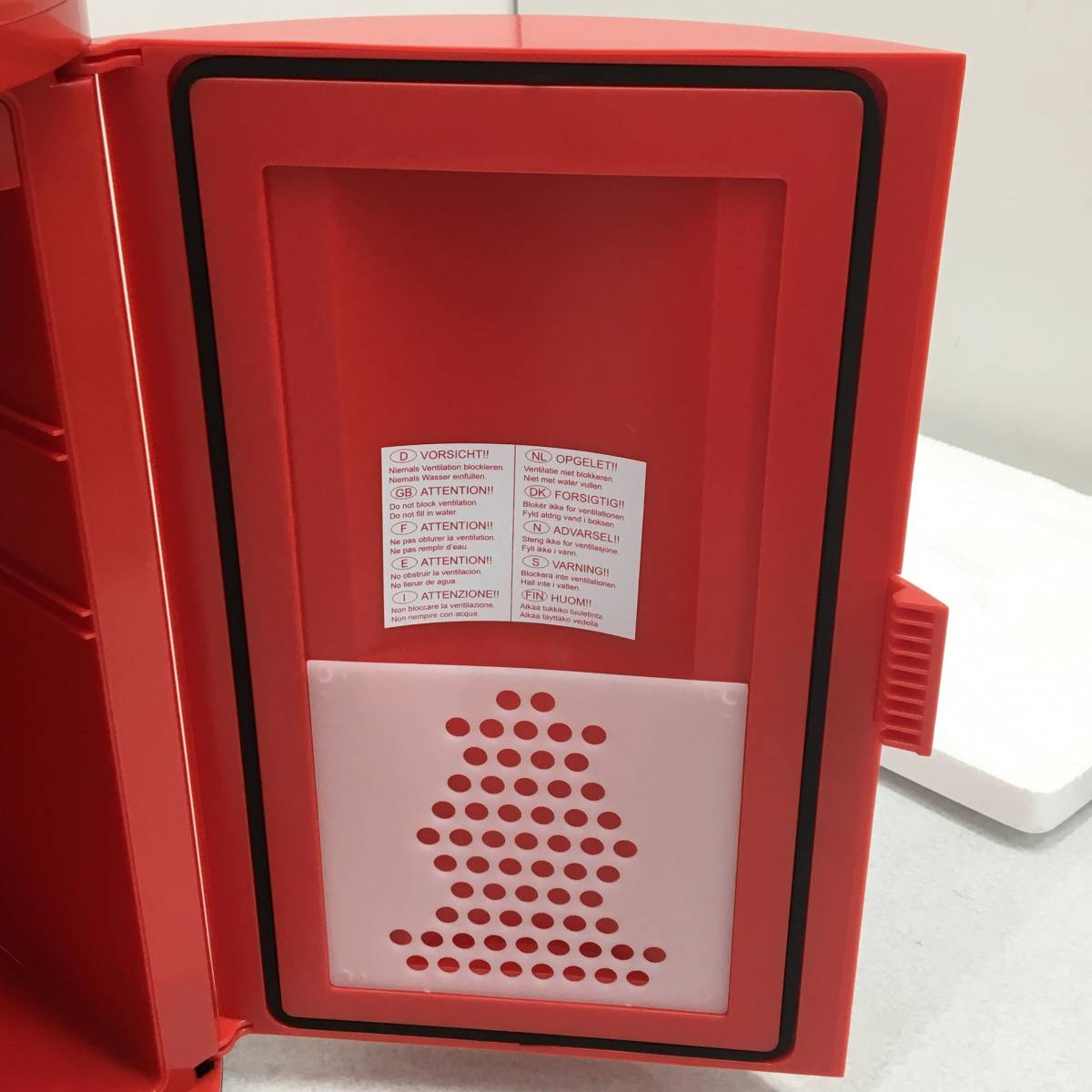 Yahoo!オークション - SIS Coca Cola コカコーラ ミニ冷温蔵庫 缶型 BC