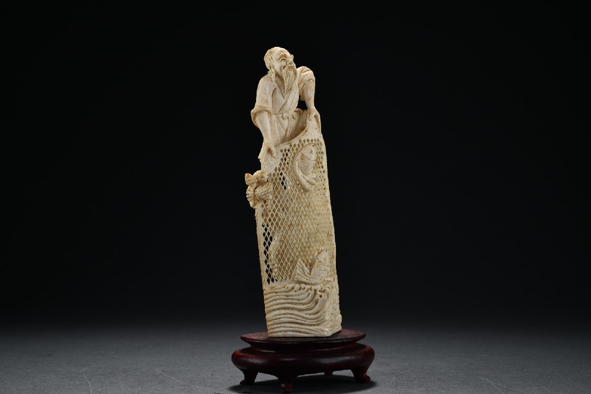 ◇鶴鳴堂◇中国・清時代 マンモス材 魚夫彫件 極細工 古
