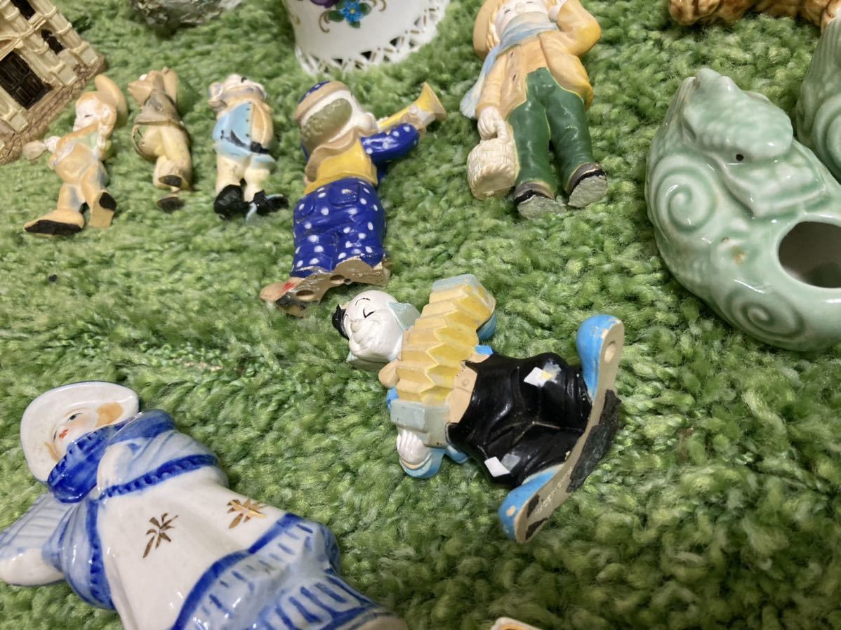 西洋人形　偉人像　洋館　子供人形　ヨーロッパ　アンティーク　バレエの女の子　木馬男の子　犬　小人　教会　インテリア小物　雑貨　飾り_5