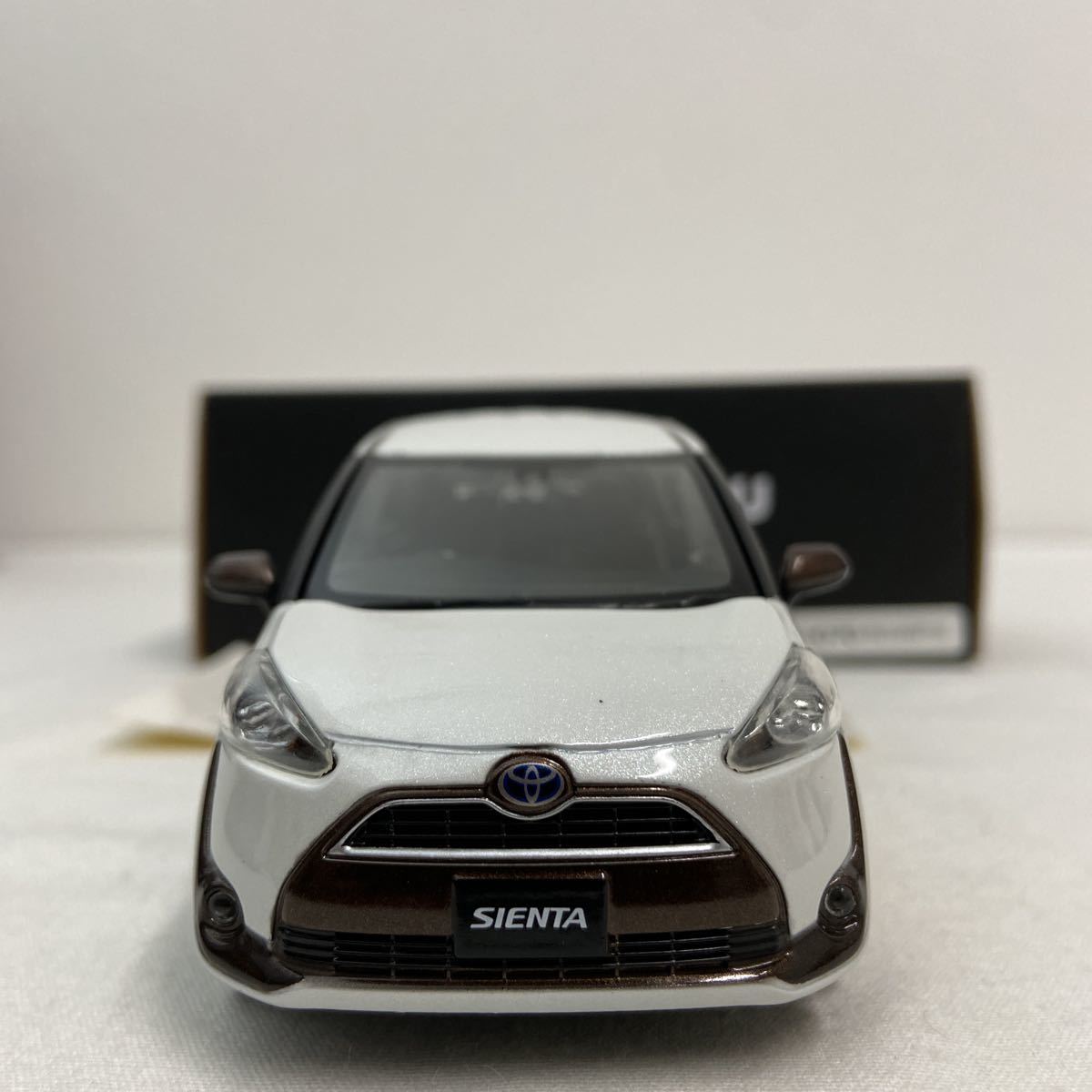 非売品 TOYOTAディーラー特注 1/30 トヨタ シエンタ ホワイトパール