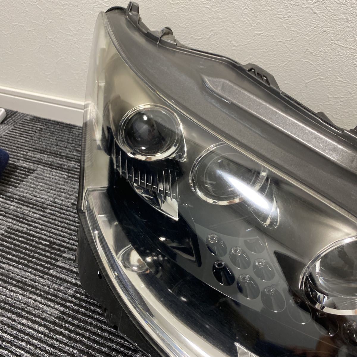 レクサスLS600h 左右 ヘッドライト三眼美品‼️
