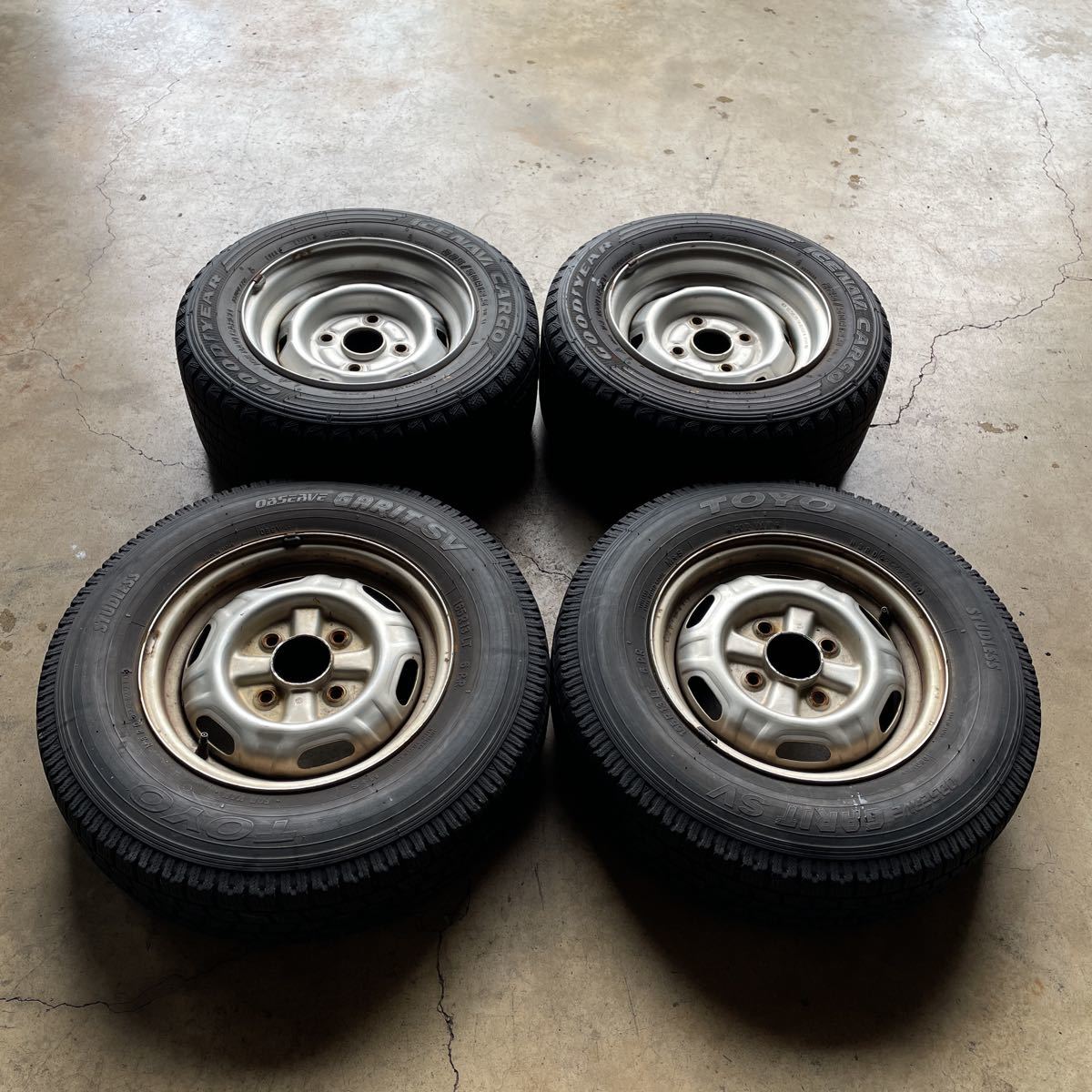 キャンピングカーAMITY用スタッドレスタイヤ BLIZZAK VL1 タウンエース