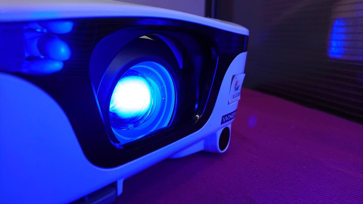 プロジェクター EPSON EB-W12 EPSON⁄エプソンLCDプロジェクター EB-W12
