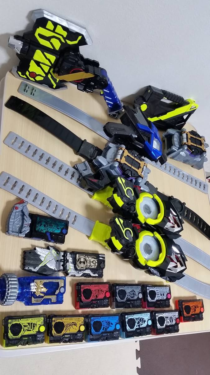 格安，最新作 仮面ライダーゼロワン 大量セット DXゼロワンドライバー ＤＸプログライズキー 他 ^_^(仮面ライダー)｜売買されたオークション情報、yahooの商品情報をアーカイブ公開 - オークファン 仮面ライダー