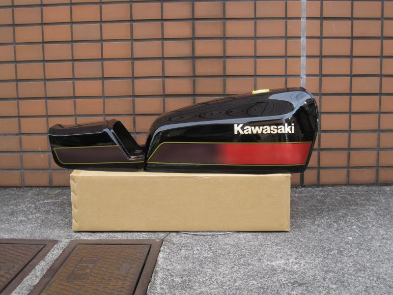 Kawasaki Z400FX用 E4風カラー 純正外装用ラインステッカー タンク