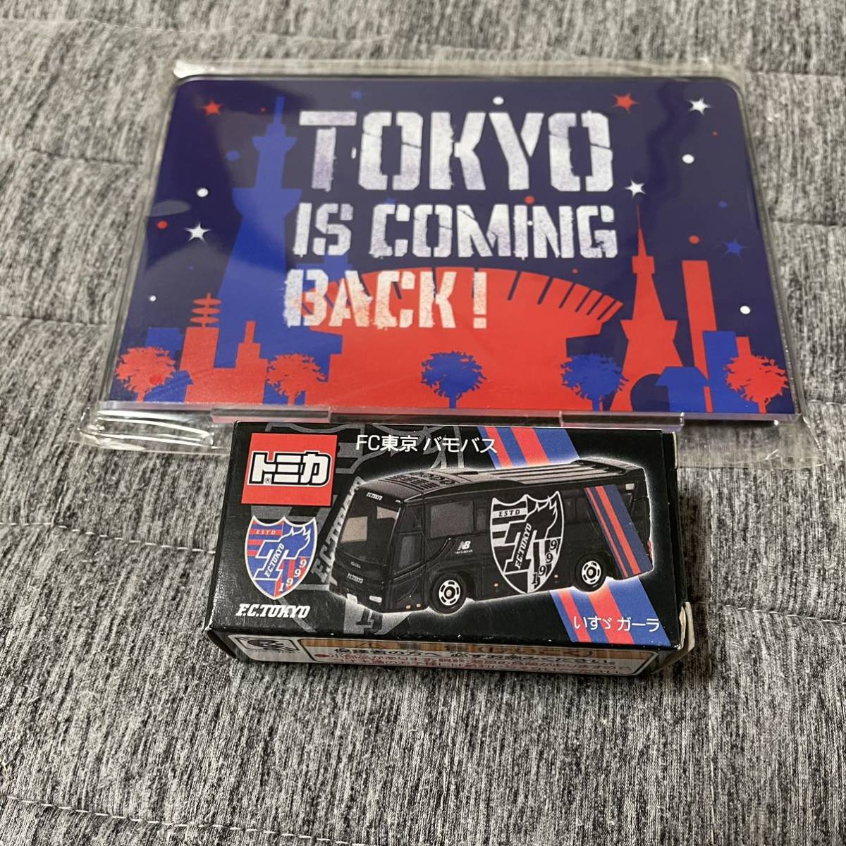 FC東京 トミカ バモバス & 受注生産 限定 ディスプレイスタンド TOMICA
