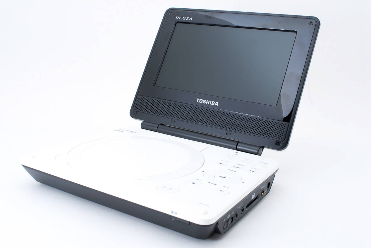 未使用】 TOSHIBA 7V型 REGZA ポータブル DVDプレーヤー SD-P76SW 0742