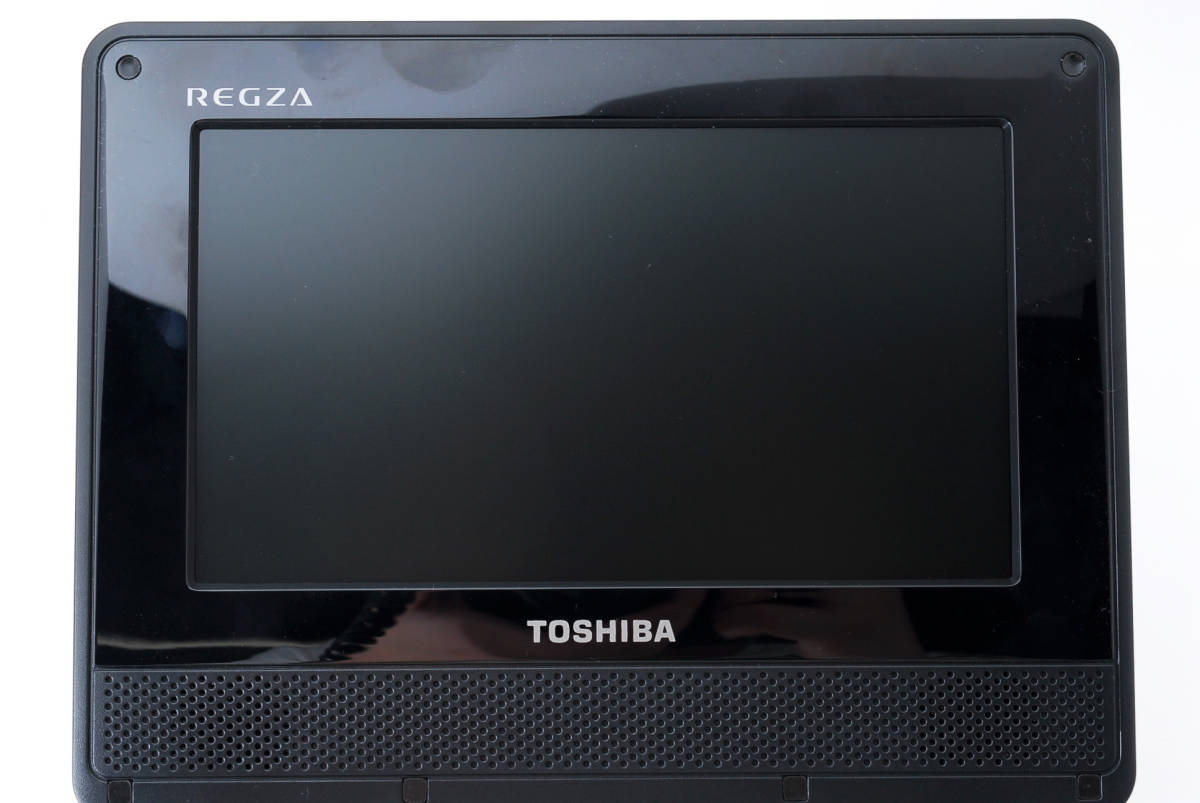 未使用】 TOSHIBA 7V型 REGZA ポータブル DVDプレーヤー SD-P76SW 0742