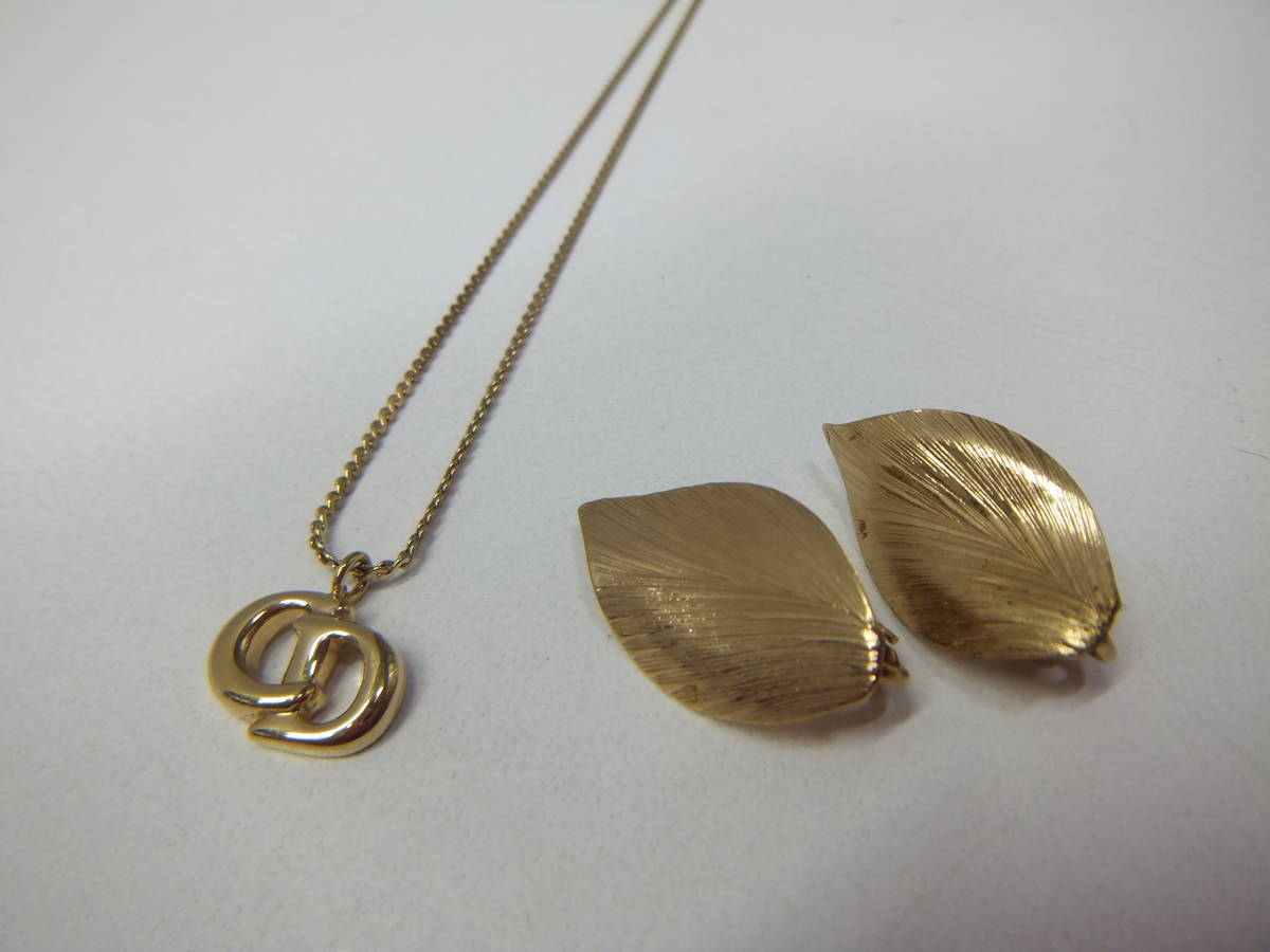  ブランド祭 アクセサリー祭 Christian Dior クリスチャンディオール ペンダント イヤリング おまとめ ロゴ リーフ 葉 ゴールドカラー(ネックレス（トップつき）)｜売買されたオークション情報 ネックレス（トップつき）