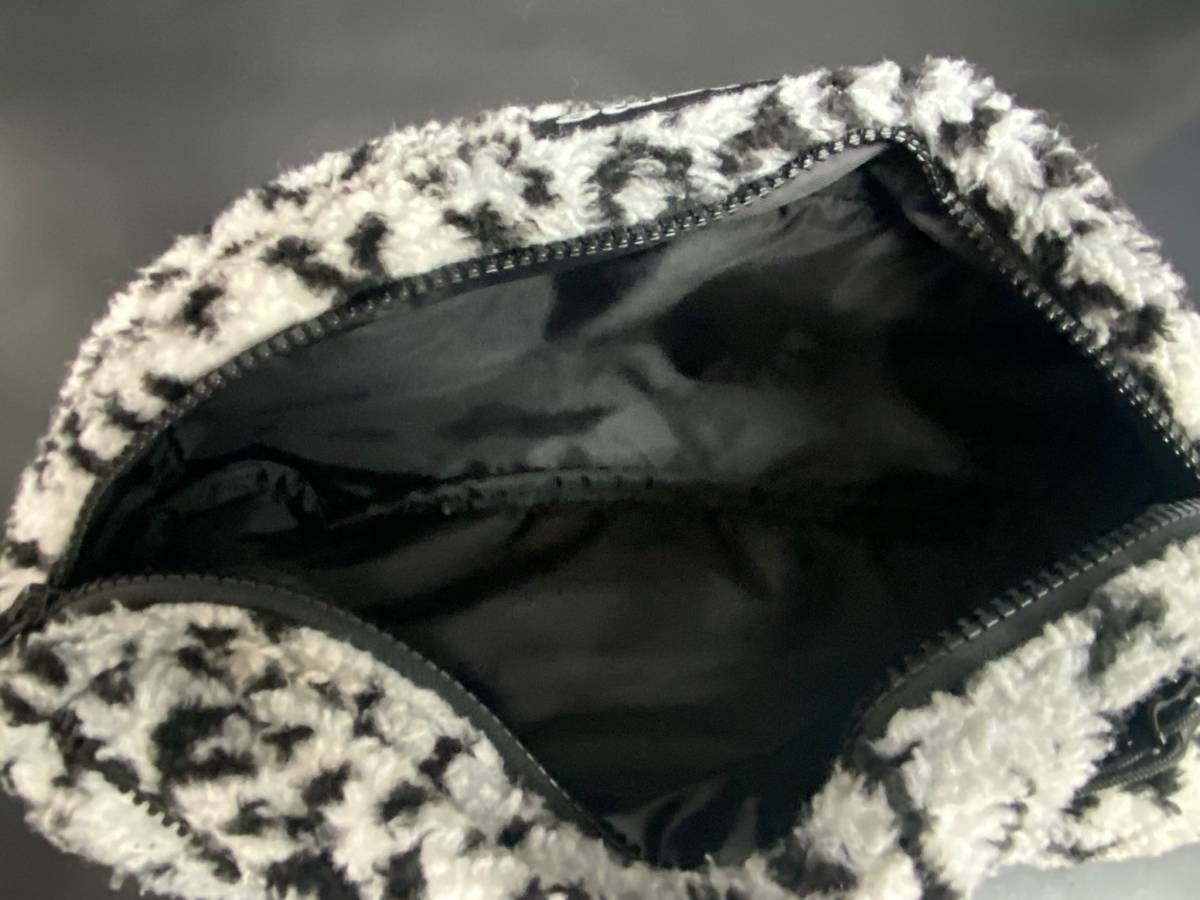 ボディバッグ Supreme シュプリーム ユキヒョウ柄 ポーチ BAG 鞄