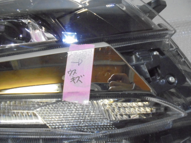 ノア 右 ヘッドライト ZRR80 後期 LED 28-239 B k35606 【公式通販】