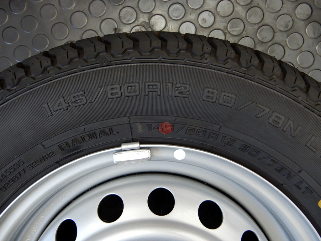 ダイハツ 新型ハイゼットジャンボエクストラ 純正ホイール＆タイヤ