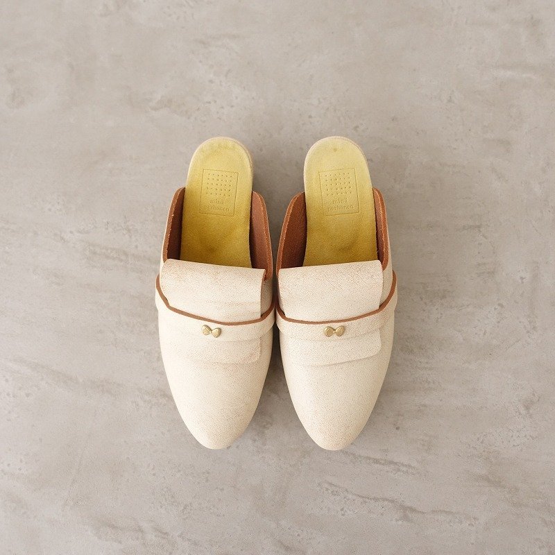 □ミナペルホネン mina perhonen *Pied des bois サボ 36/23*皮革
