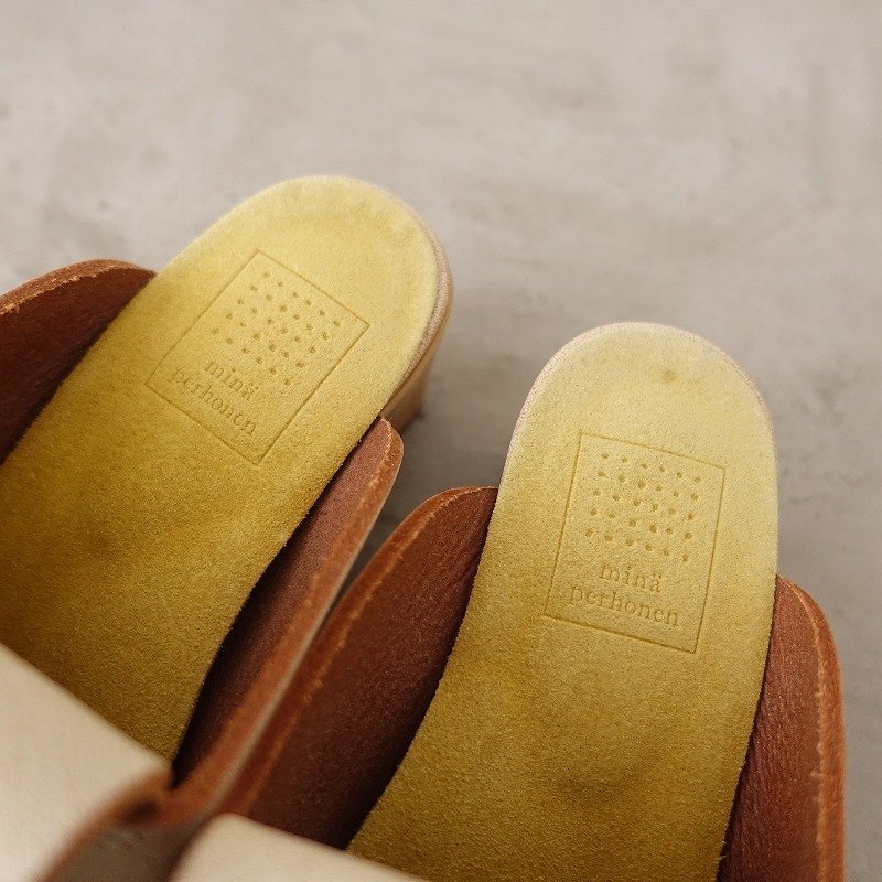 □ミナペルホネン mina perhonen *Pied des bois サボ 36/23*皮革