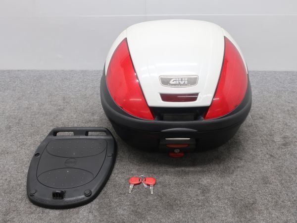 お得，限定セール 汎用 GIVI リアボックス モノロックケース 幅約53cm トップケース 鍵あり 返品可 140サイズ X052706H T07H 77/3(トップケース)｜売買されたオークション情報、yahooの商品情報をアーカイブ公開 - オー トップケース