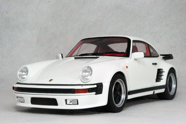 ● 1/18 ポルシェ 〓 911 ( 930 ) ターボ S / ホワイト 〓 Porsche