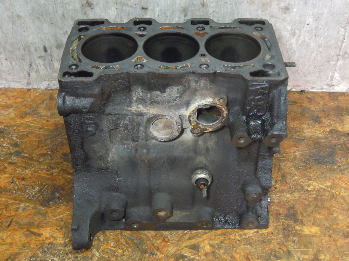 スズキ ジムニー 11 JA11 JA11V 5型 最終型 F6A MT 純正 銀ヘッド エンジンブロック シリンダーブロック 中古 (状態悪い 見てわかる方用)