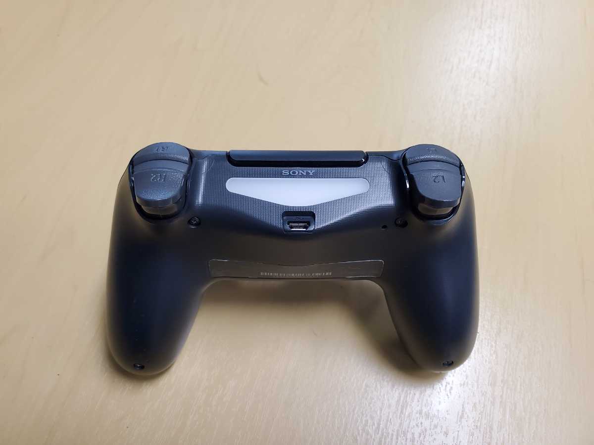 中古】PS4 Pro CUH-7100B 本体 + 縦置きスタンド CUH-ZST2 + DUALSHOCK 