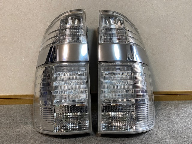 AZR60 ノア ヴォクシー LED メッキモール テールライト 左右