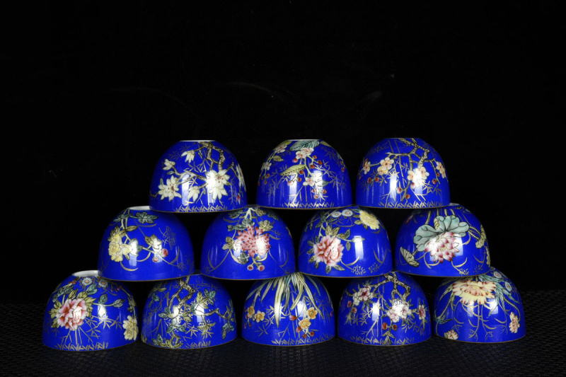 清乾隆 唐英督造 藍地琺琅彩 描金 十二花神杯 唐物 中国美術 高さ4.3CM 横6.4CM【B271】