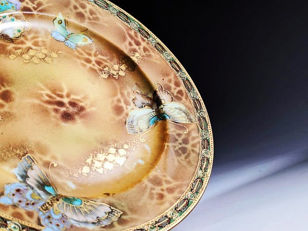里帰り 逸品 オールドニッポン 金盛彩色飛蝶図紋 金彩の吹きぼかし