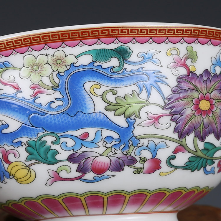 大清乾隆年制款 粉彩纏枝花卉龍鳳紋 茶碗☆高さ7cm 直径13cm