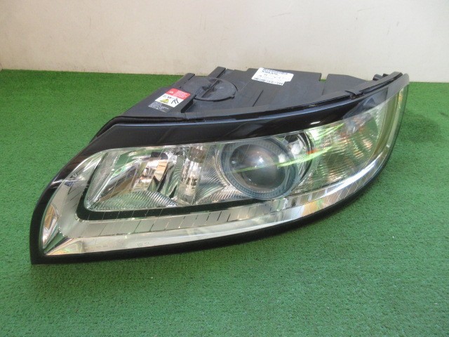 Volvo V50 左ヘッドライト ボルボ V50 HID V50（種類（カーライト電球