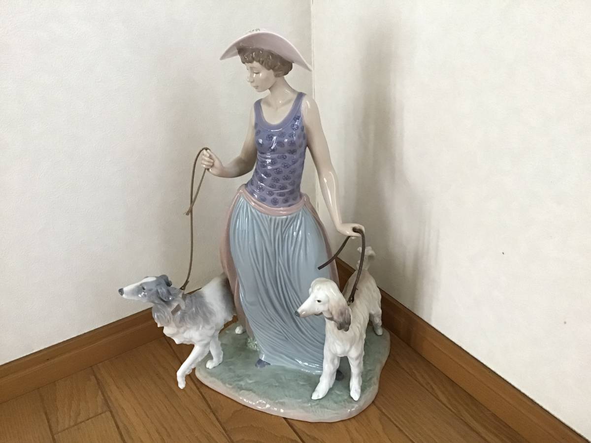 リヤドロ LLADRO 犬を連れた婦人 (リヤドロ) フィギュリン Yahoo