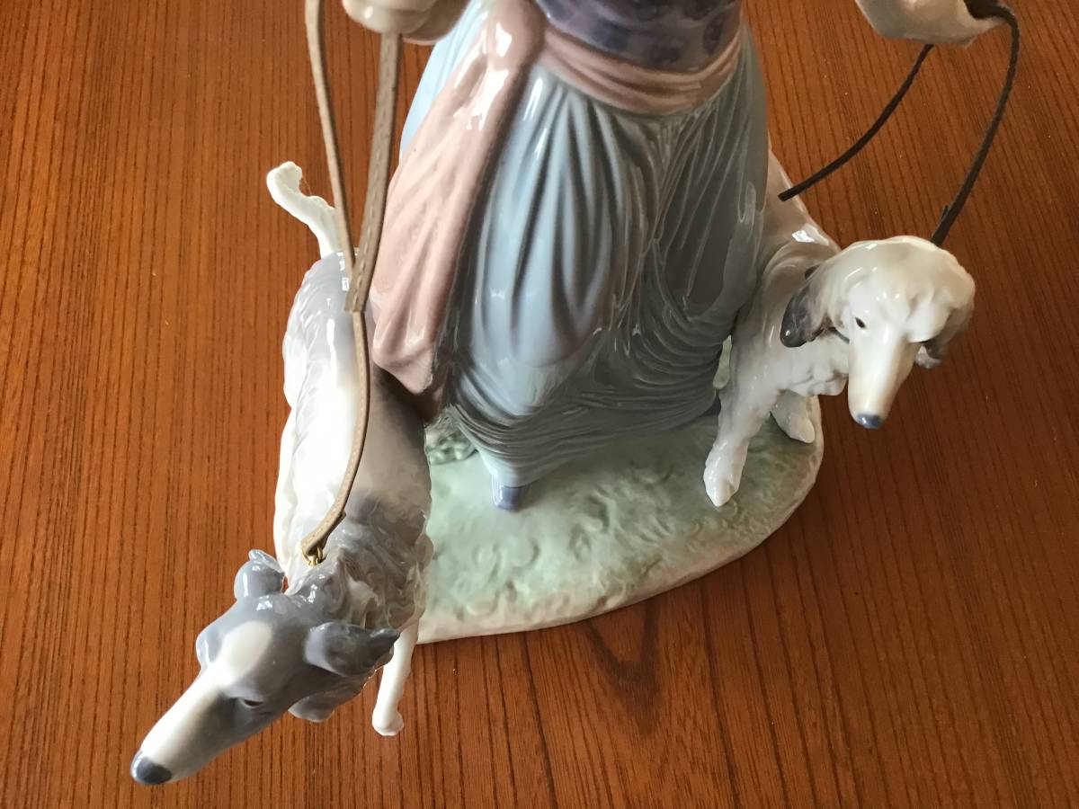 リヤドロ LLADRO 犬を連れた婦人 (リヤドロ) フィギュリン Yahoo