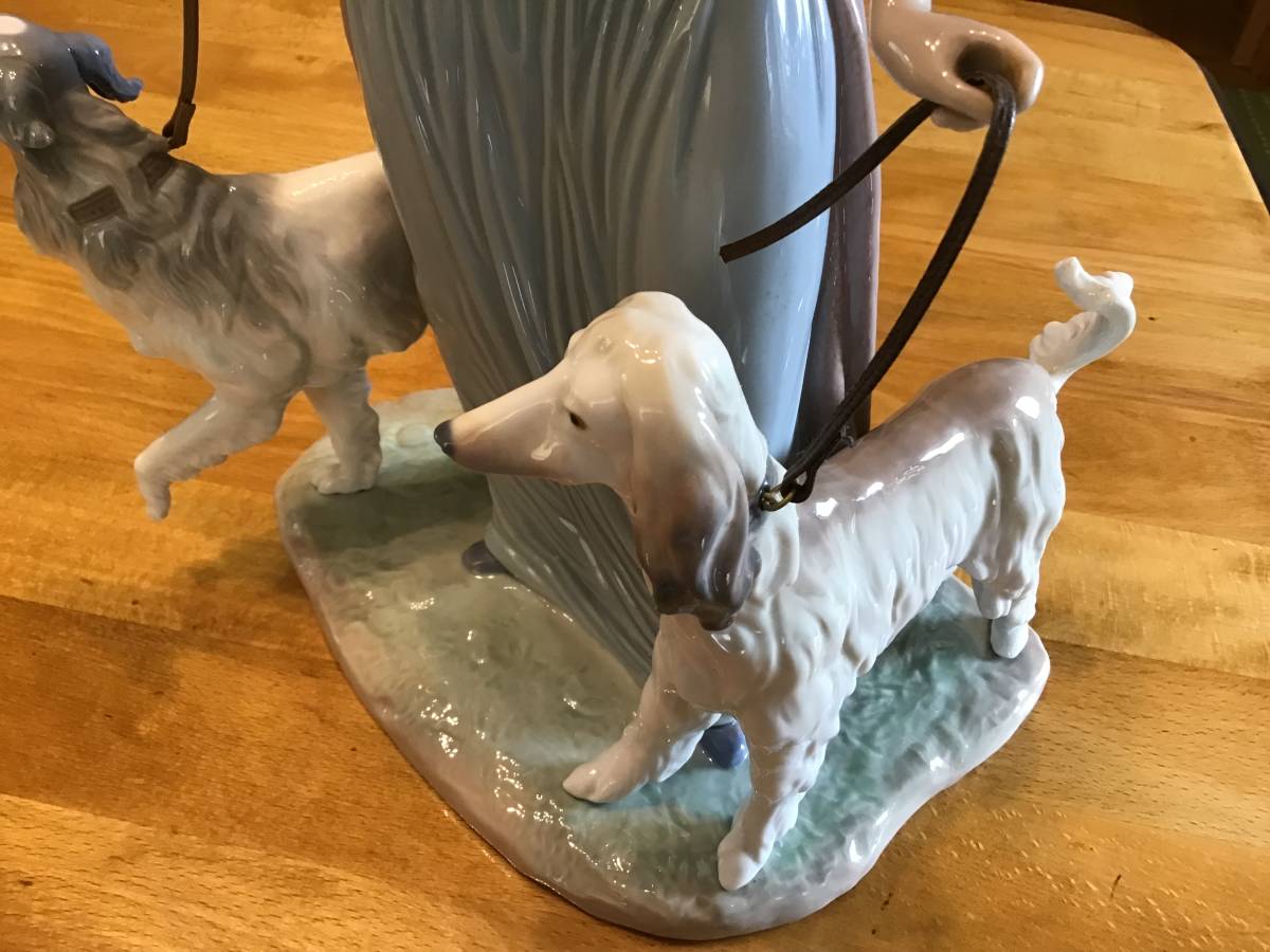 リヤドロ LLADRO 犬を連れた婦人 (リヤドロ) フィギュリン Yahoo