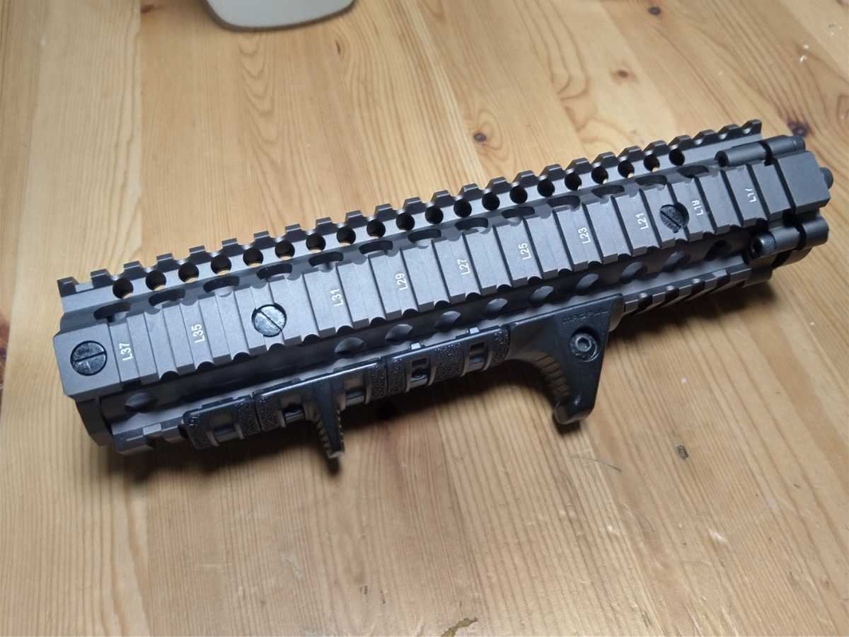  Daniel DEFENSE RISⅡ ハンドガード Mk18Mod1 FED レプリカ おまけ実物MAGPUL XTMハンドストップ付き(パーツ)｜売買されたオークション情報、yahooの商品情報をアーカイブ公開 - オークファン パーツ