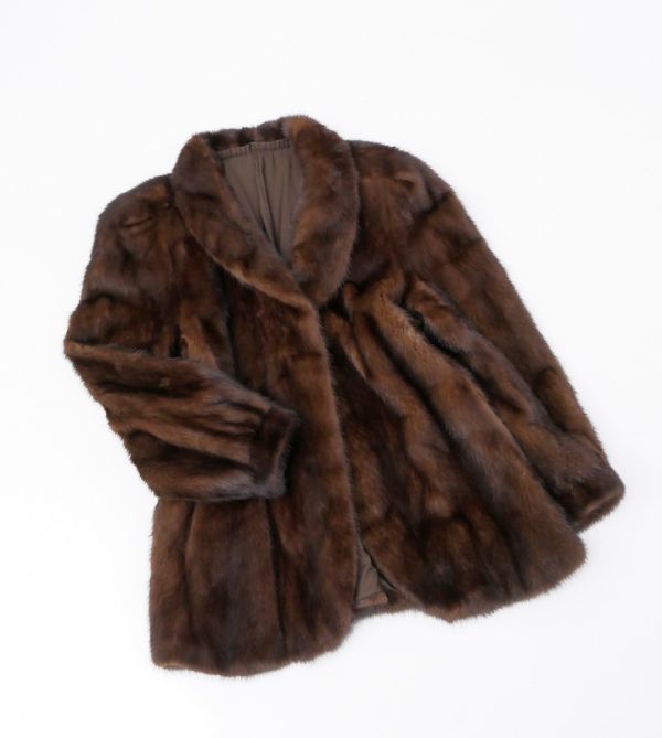 送料無料，安い GL2997 最高級毛皮 デミバフミンク MINK リアルファー ショールカラー ファーコート ハーフコート ブラウン M-L相当(ミンク)｜売買されたオークション情報、yahooの商品情報をアーカイブ公開 - ミンク