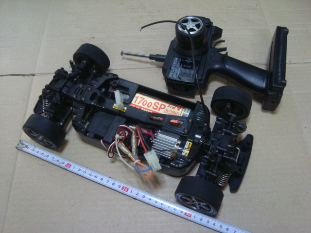  電動ラジコンカー Futaba フタバ 送信機 プロポ付き ボディ外装無 ジャンク(その他)｜売買されたオークション情報、yahooの商品情報をアーカイブ公開 - オークファン その他