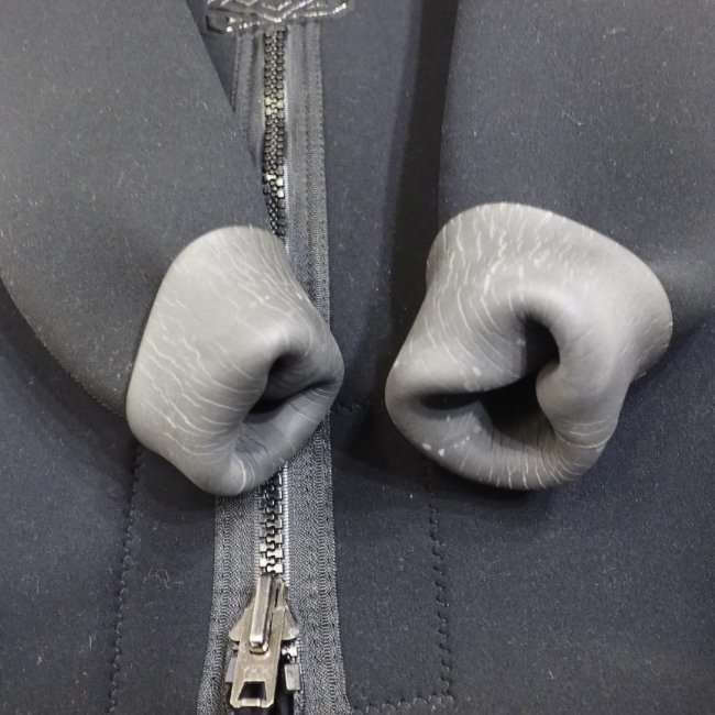 | 株)ユーゴ|日本を代表する老舗ウェットスーツ屋\u2022DELFINO GOOD ロクハンかぶり GW-6034C TIMEは、各種アクティブアイテムを UGOロクハン★メンズ 2ピース 165㎝72kg カブリ・ロングジョン 股かけ付（美品）