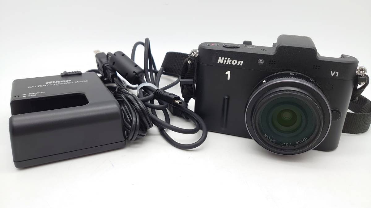 Nikon V1 0 ミラーレス一眼 充電器付 動作確認済み 高速連写 ボディ