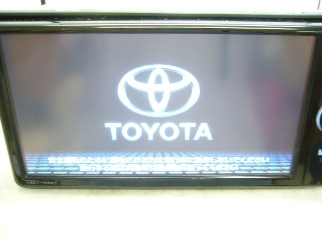 中古】 トヨタ純正 NSZT-W66T メモリーナビ 地デジ/フルセグ/DVD/CD/SD