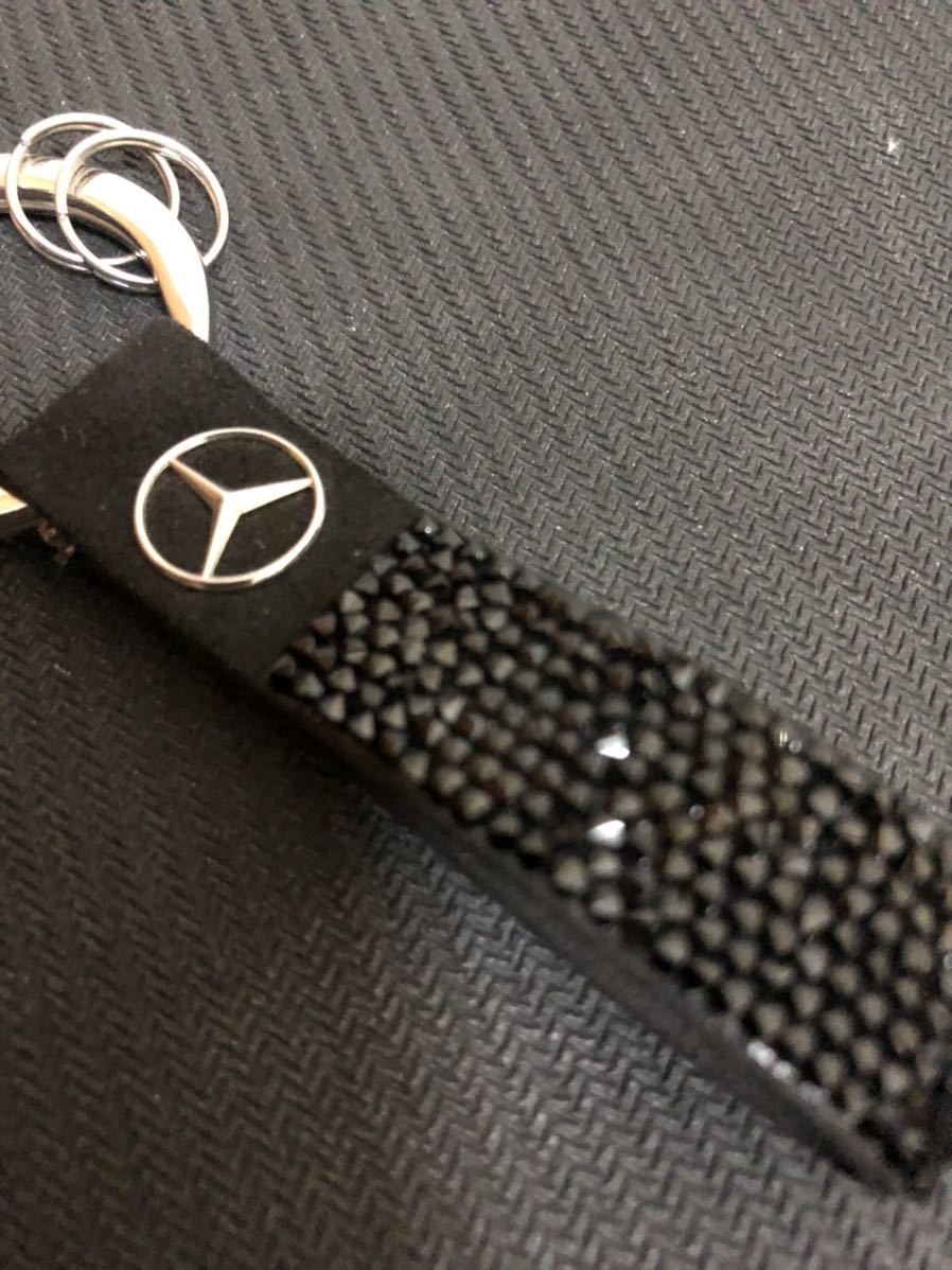 Mercedes Benz 純正　キーホルダー　アルカンターラ　スエード　スワロフスキー　レア　新品 アルカンターラ AMG メルセデスベンツ 車キーケースメタルリング付 メルセデスベンツ用 キーホルダー