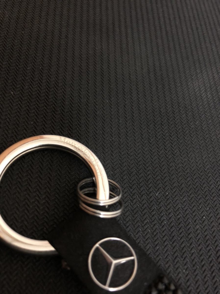 Mercedes Benz 純正　キーホルダー　アルカンターラ　スエード　スワロフスキー　レア　新品 アルカンターラ AMG メルセデスベンツ 車キーケースメタルリング付 メルセデスベンツ用 キーホルダー