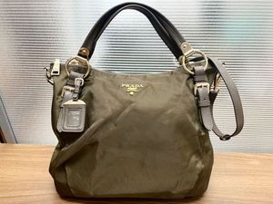 PRADA BRのYahoo!オークション(旧ヤフオク!)の相場・価格を見る 