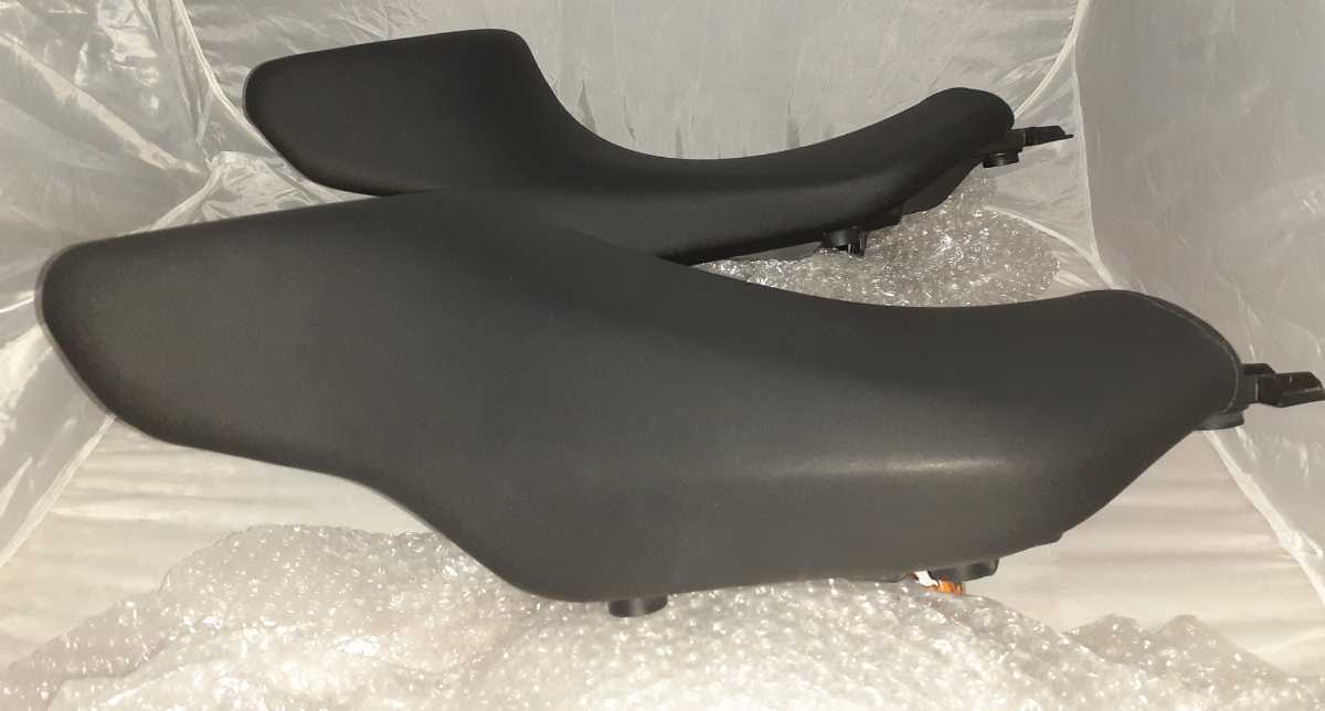 BMW純正ハイシート/R1200R/R1200RS/R1250RS/R1250R/820mm(BMW用)｜売買 