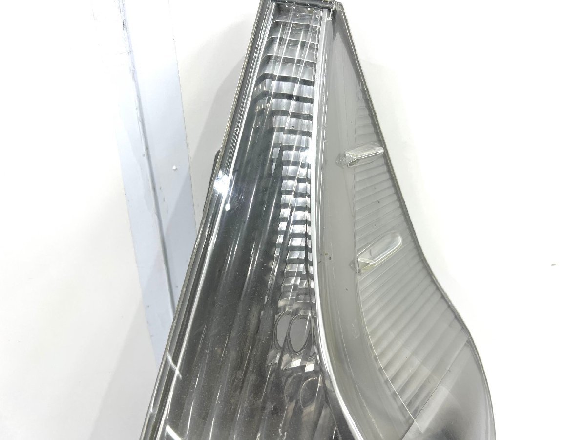 アクア NHP10 前期 純正テールライト 右 STANLEY52-252 （32A-83