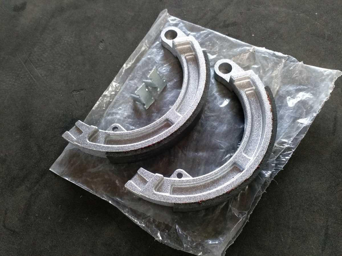 vespa ベスパ　【50/90/100/ET3】　フロント・ブレーキシュー　溝無し　社外品_2
