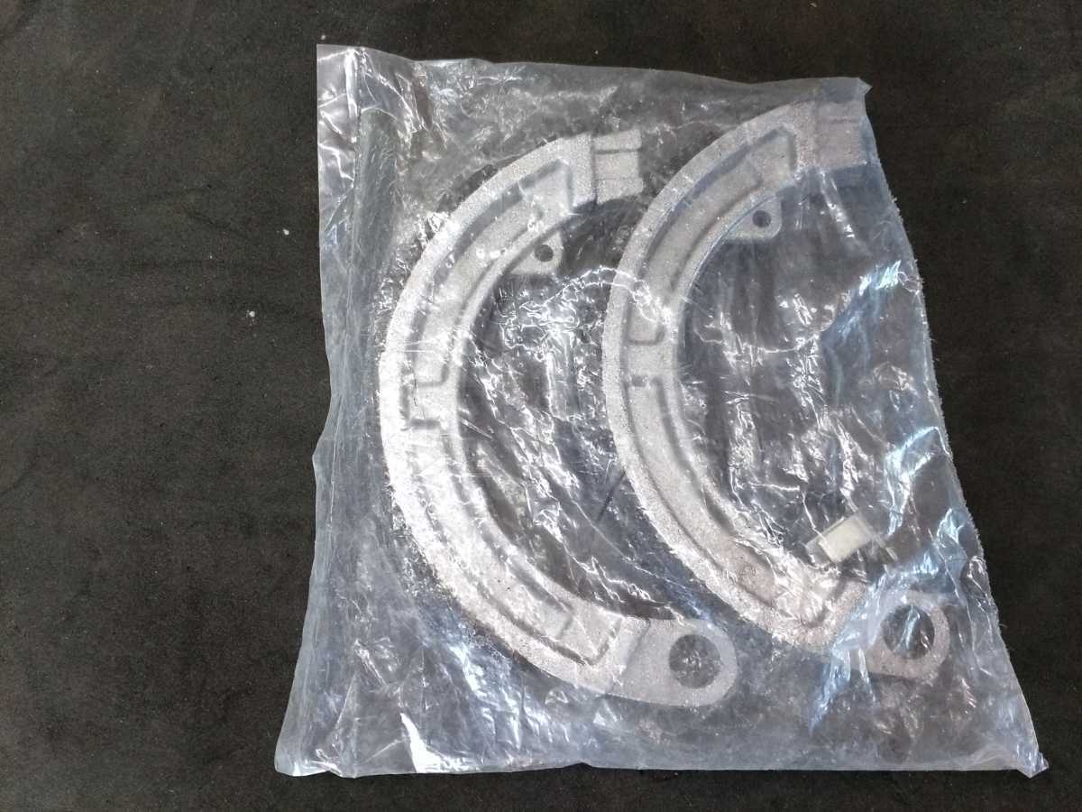 vespa ベスパ　【50/90/100/ET3】　フロント・ブレーキシュー　溝無し　社外品_4